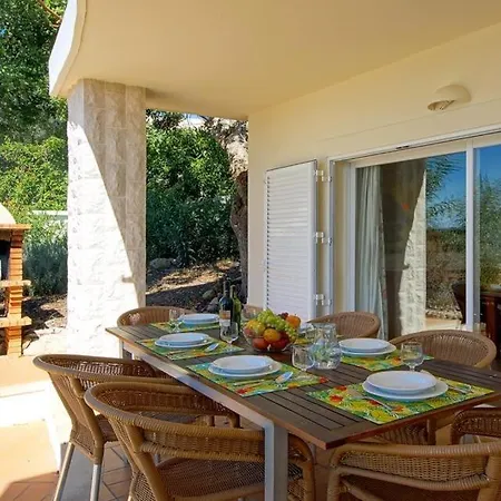 Sleeps 6 Pool Air Con Wifi ヴィラ Patroves