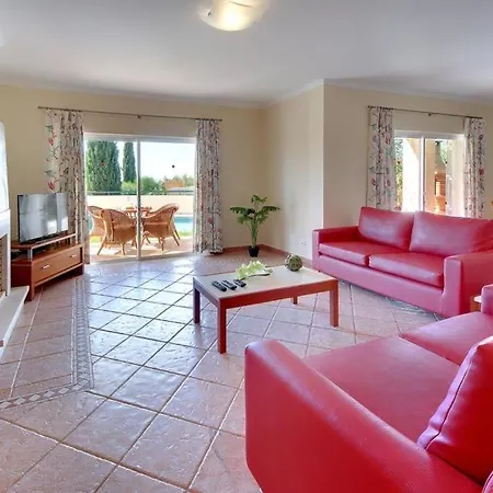 Sleeps 6 Pool Air Con Wifi * Patroves