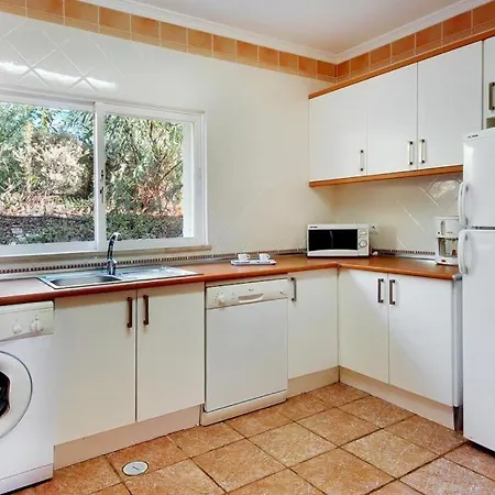 Sleeps 6 Pool Air Con Wifi ヴィラ Patroves