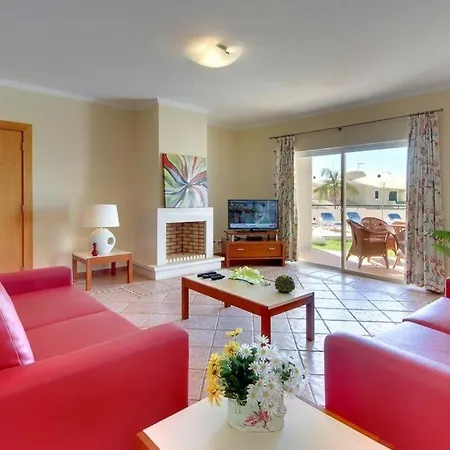 Sleeps 6 Pool Air Con Wifi Patroves