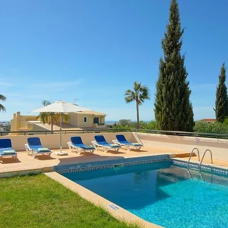 Sleeps 6 Pool Air Con Wifi