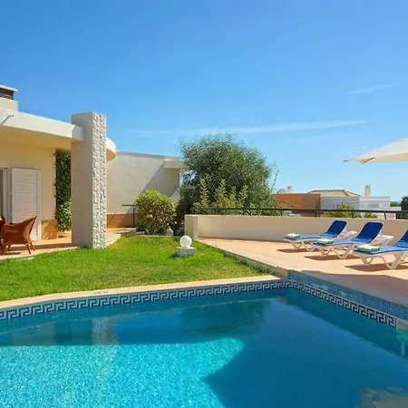 Sleeps 6 Pool Air Con Wifi * Patroves
