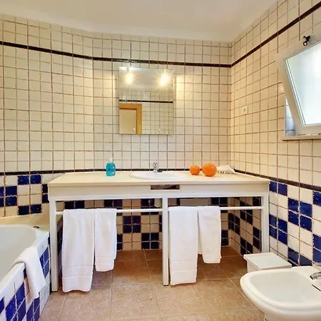 Sleeps 6 Pool Air Con Wifi Willa Patroves